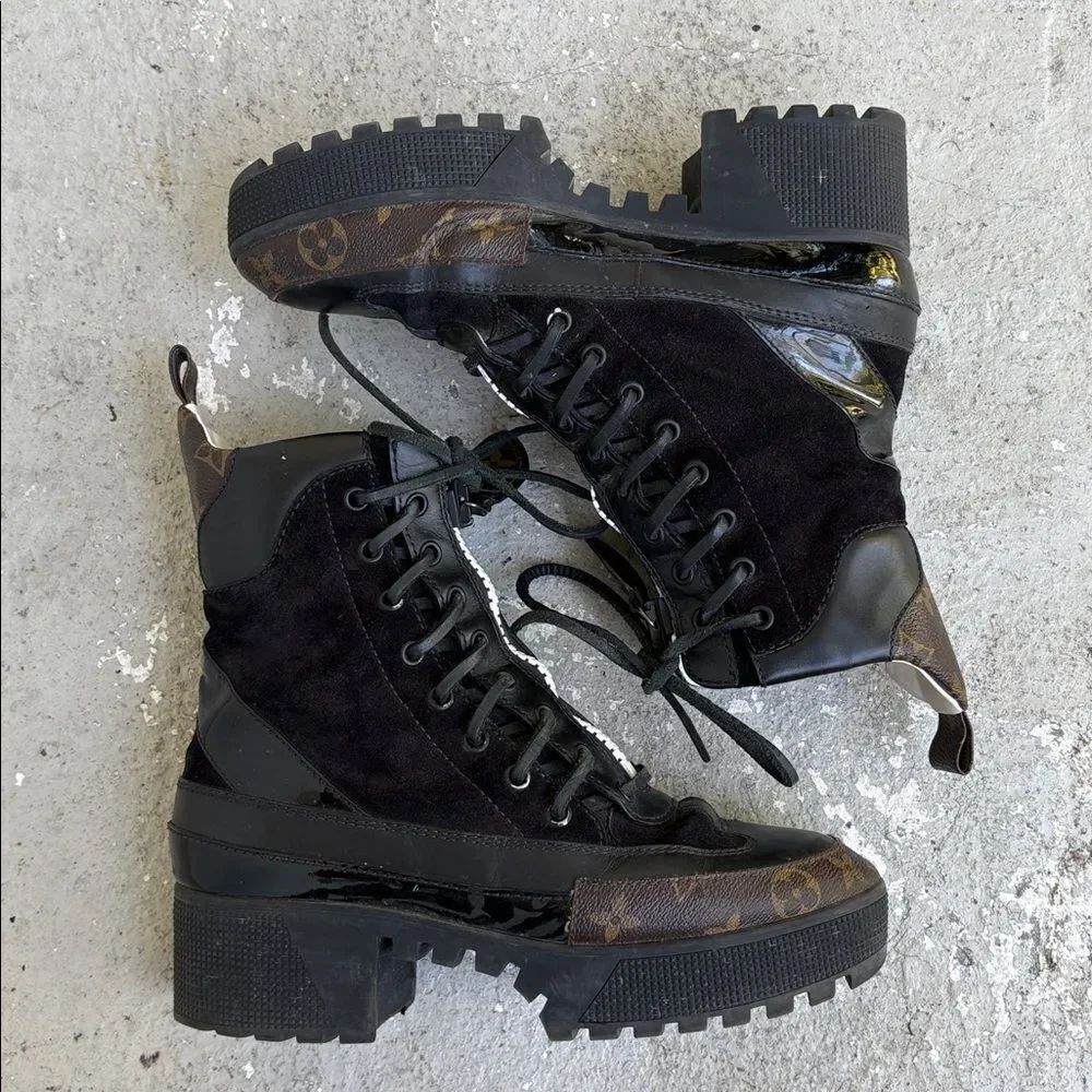 Louis Vuitton Laureate desert platform boots